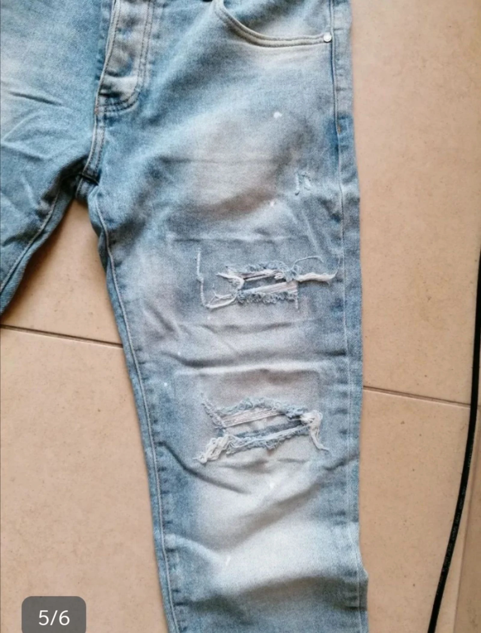 Distressed men's denim jeans – photo 5